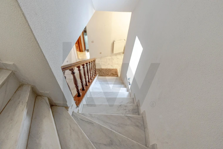 Moradia T4 para Venda em Mexilhoeira Grande Foto 8