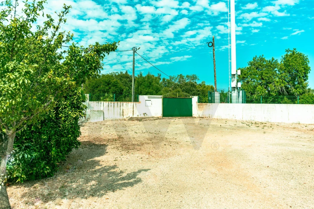 Moradia T4 para Venda em Mexilhoeira Grande Foto 16