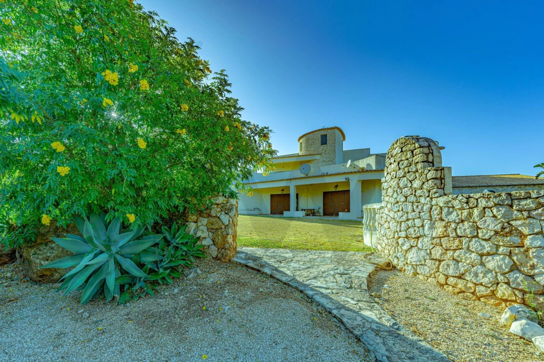 Moradia T4 para Venda em Mexilhoeira Grande Foto 4