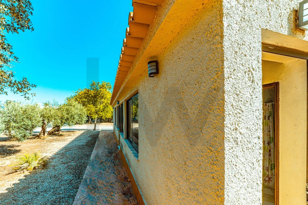 Moradia T4 para Venda em Mexilhoeira Grande Foto 10