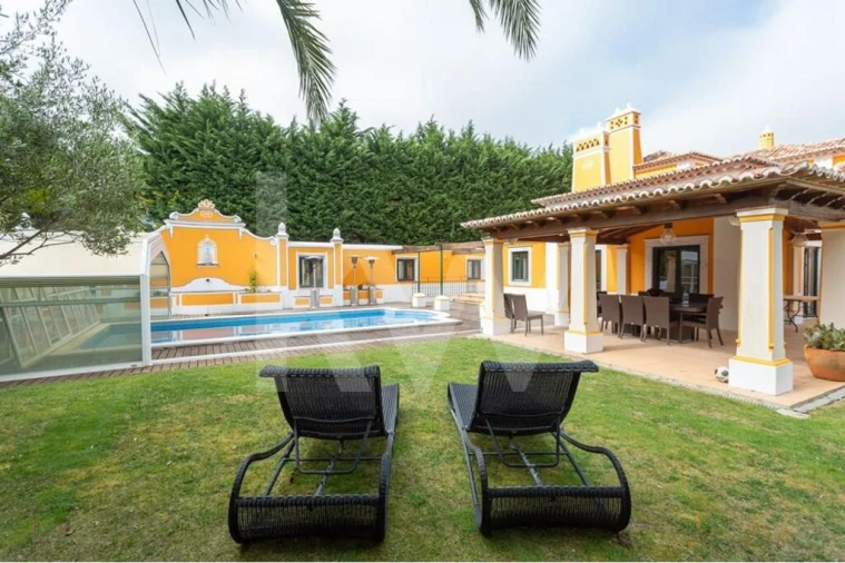 Moradia T7 para Venda em São João das Lampas e Terrugem Foto 3