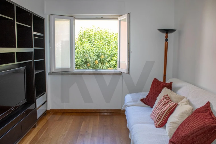 Apartamento T2 para Arrendamento em Sacavém e Prior Velho Foto 2