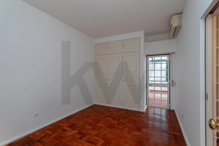 Apartamento T2 para Arrendamento em Avenidas Novas Foto 35