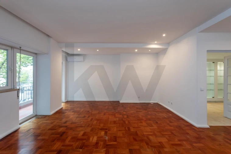 Apartamento T2 para Arrendamento em Avenidas Novas Foto 12