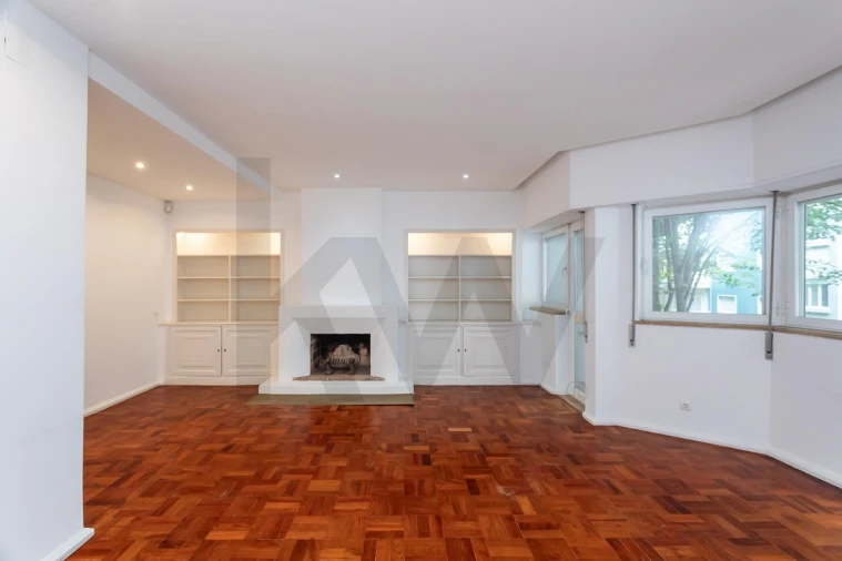 Apartamento T2 para Arrendamento em Avenidas Novas Foto 3