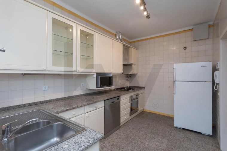 Apartamento T2 para Arrendamento em Avenidas Novas Foto 45