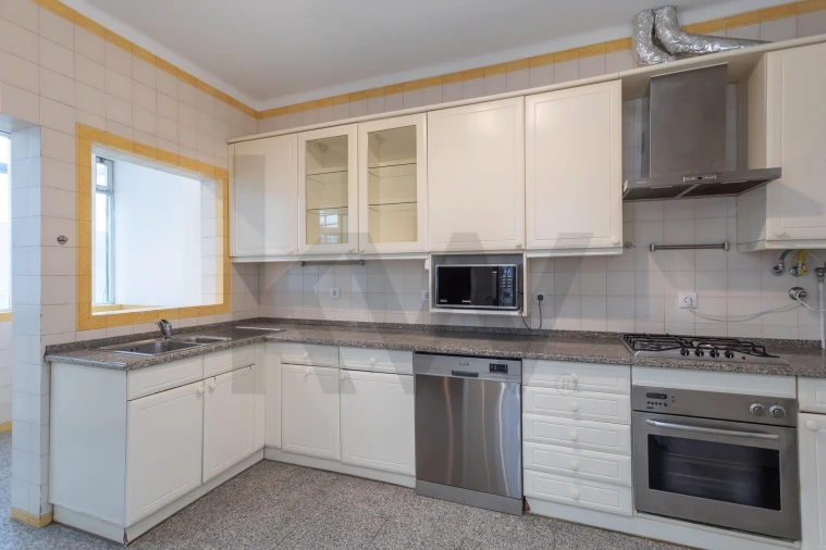 Apartamento T2 para Arrendamento em Avenidas Novas Foto 40