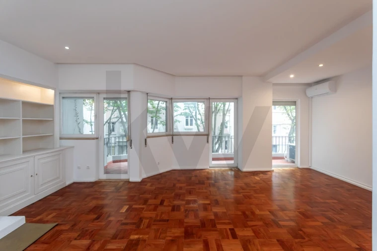 Apartamento T2 para Arrendamento em Avenidas Novas Foto 36