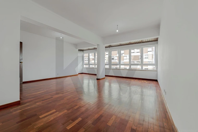 Apartamento T3 para Arrendamento em Moscavide e Portela Foto 2