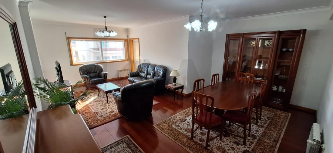 Apartamento T3 para Arrendamento em Santa Maria da Feira, Travanca, Sanfins e Espargo Foto 3