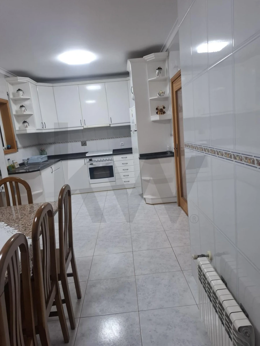 Apartamento T3 para Arrendamento em Santa Maria da Feira, Travanca, Sanfins e Espargo Foto 19