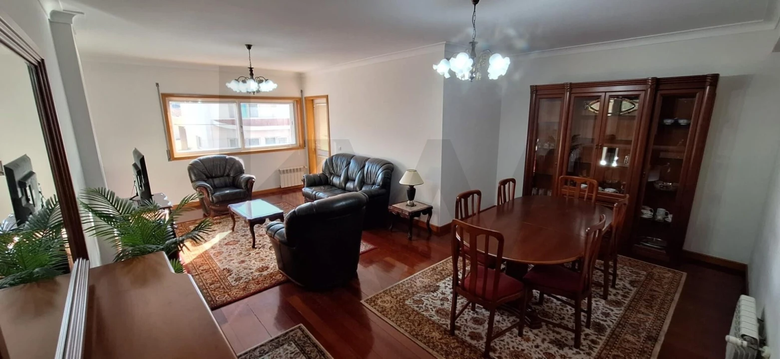 Apartamento T3 para Arrendamento em Santa Maria da Feira, Travanca, Sanfins e Espargo Foto 2