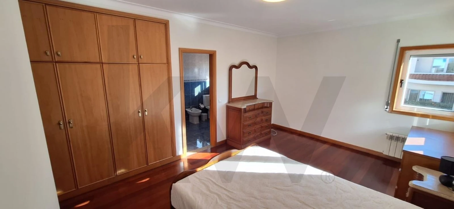 Apartamento T3 para Arrendamento em Santa Maria da Feira, Travanca, Sanfins e Espargo Foto 7