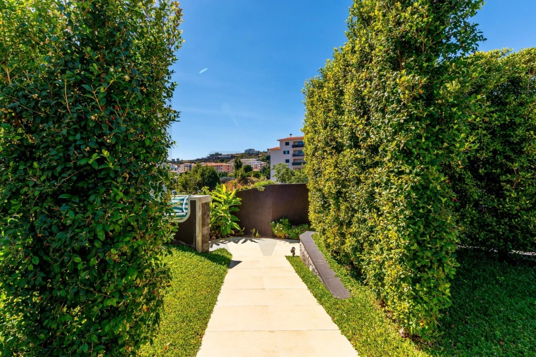 Moradia T3 para Venda em Caniço Foto 18