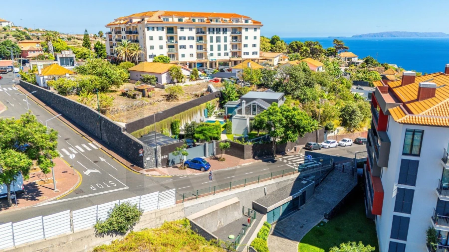 Moradia T3 para Venda em Caniço Foto 32