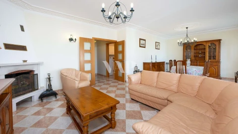 Apartamento T4 para Venda em Quarteira