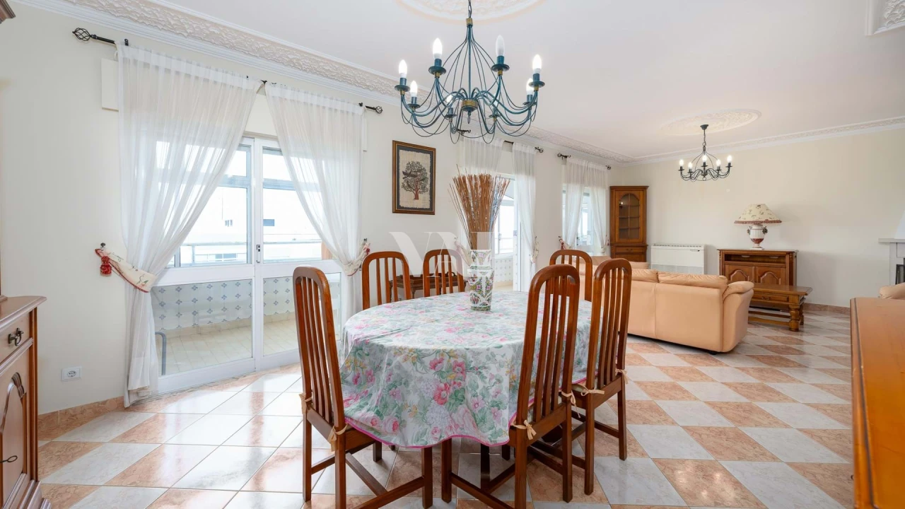 Apartamento T4 para Venda em Quarteira Foto 1