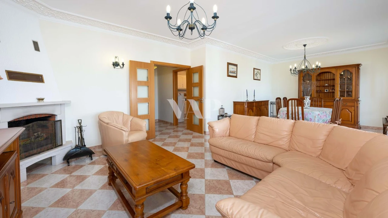 Apartamento T4 para Venda em Quarteira Foto 8