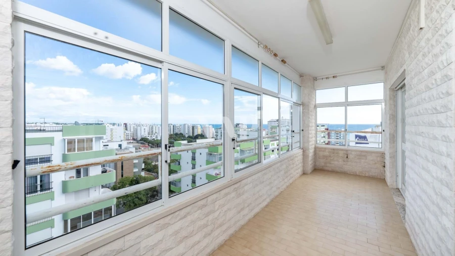 Apartamento T4 para Venda em Quarteira Foto 29