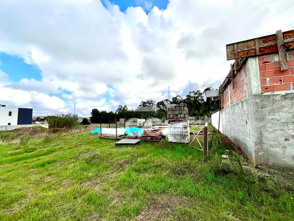 Terreno para Venda em Tornada e Salir do Porto Foto 12