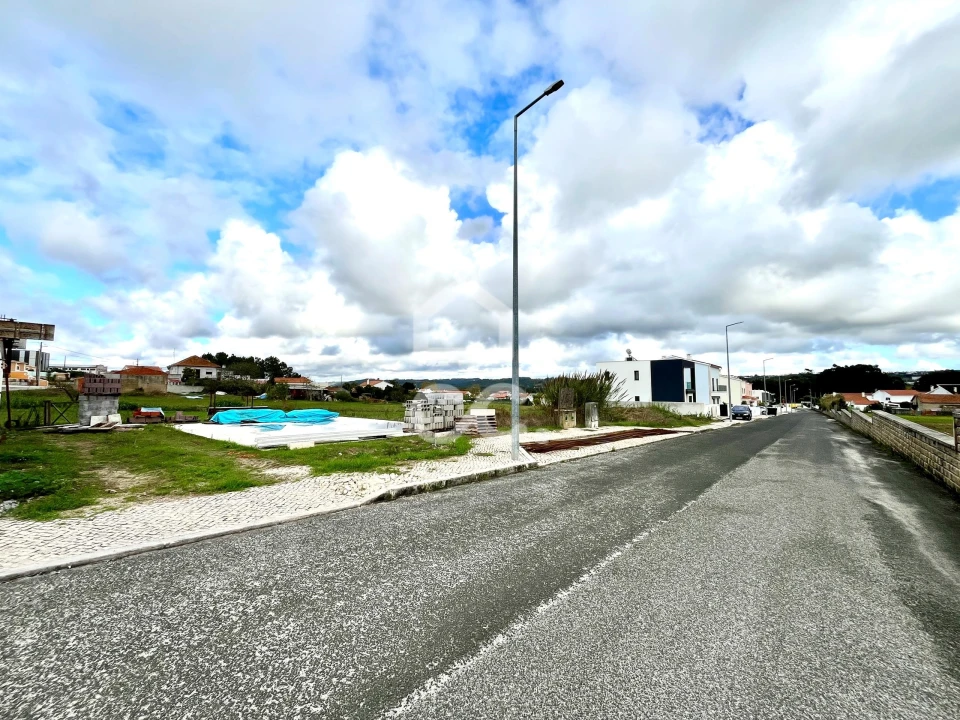 Terreno para Venda em Tornada e Salir do Porto Foto 2