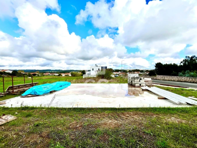 Terreno para Venda em Tornada e Salir do Porto Foto 4