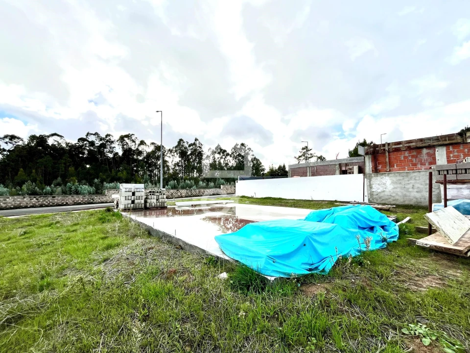 Terreno para Venda em Tornada e Salir do Porto Foto 3