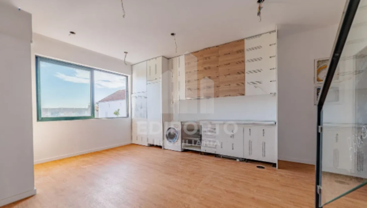 Apartamento T3 para Venda em Campanhã Foto 4