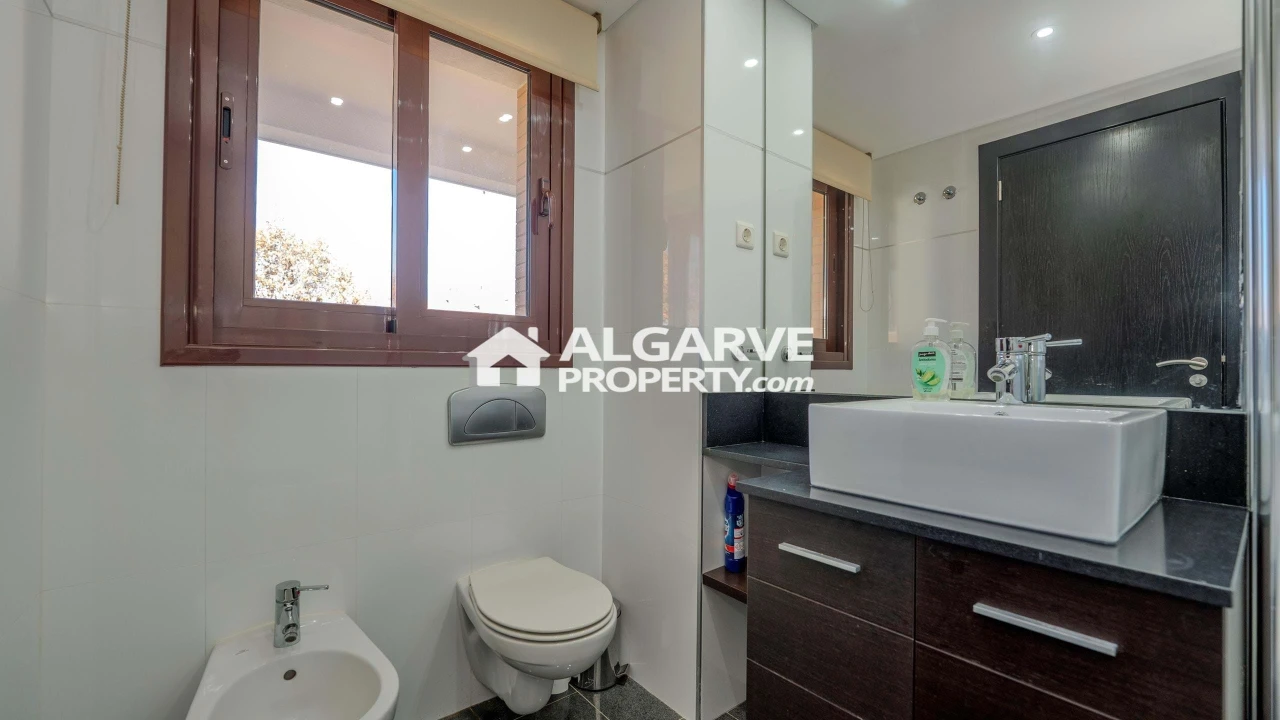 Apartamento T2 para Venda em Quarteira Foto 10