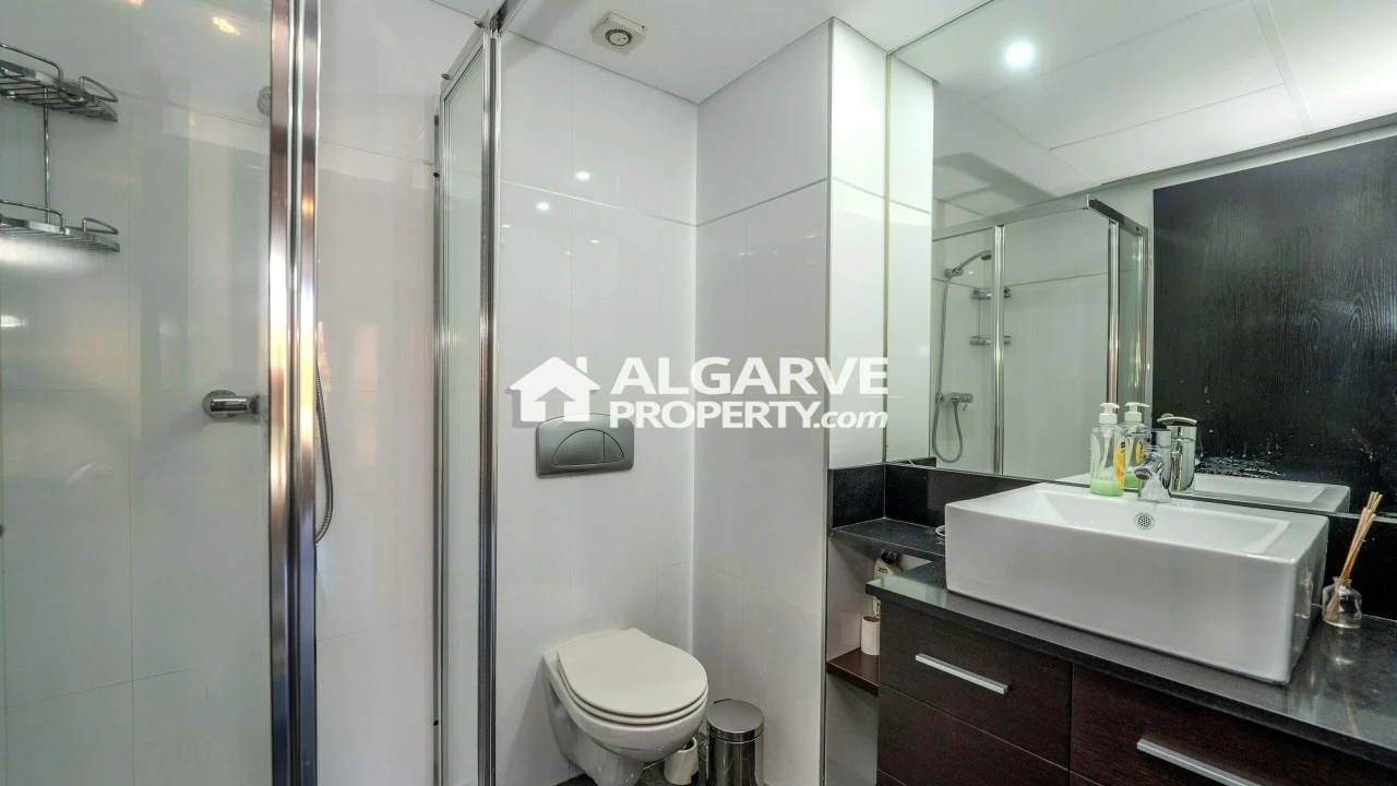 Apartamento T2 para Venda em Quarteira Foto 7