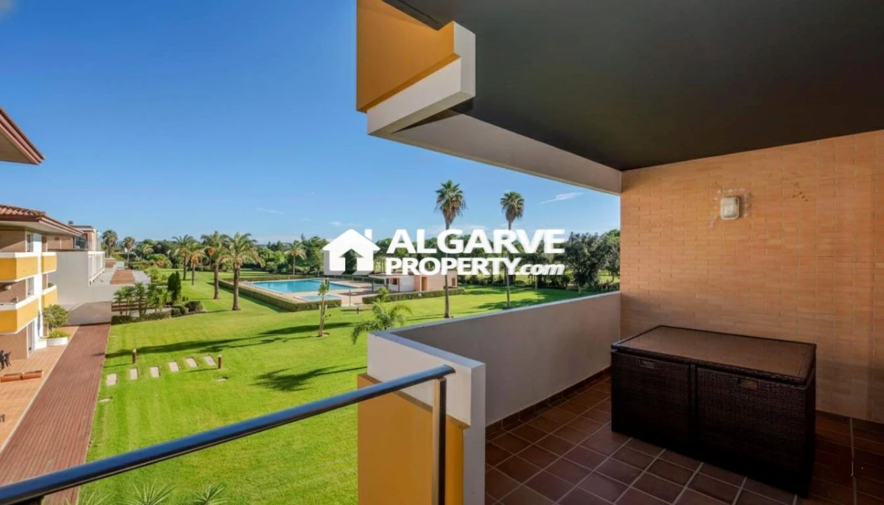 Apartamento T2 para Venda em Quarteira Foto 5