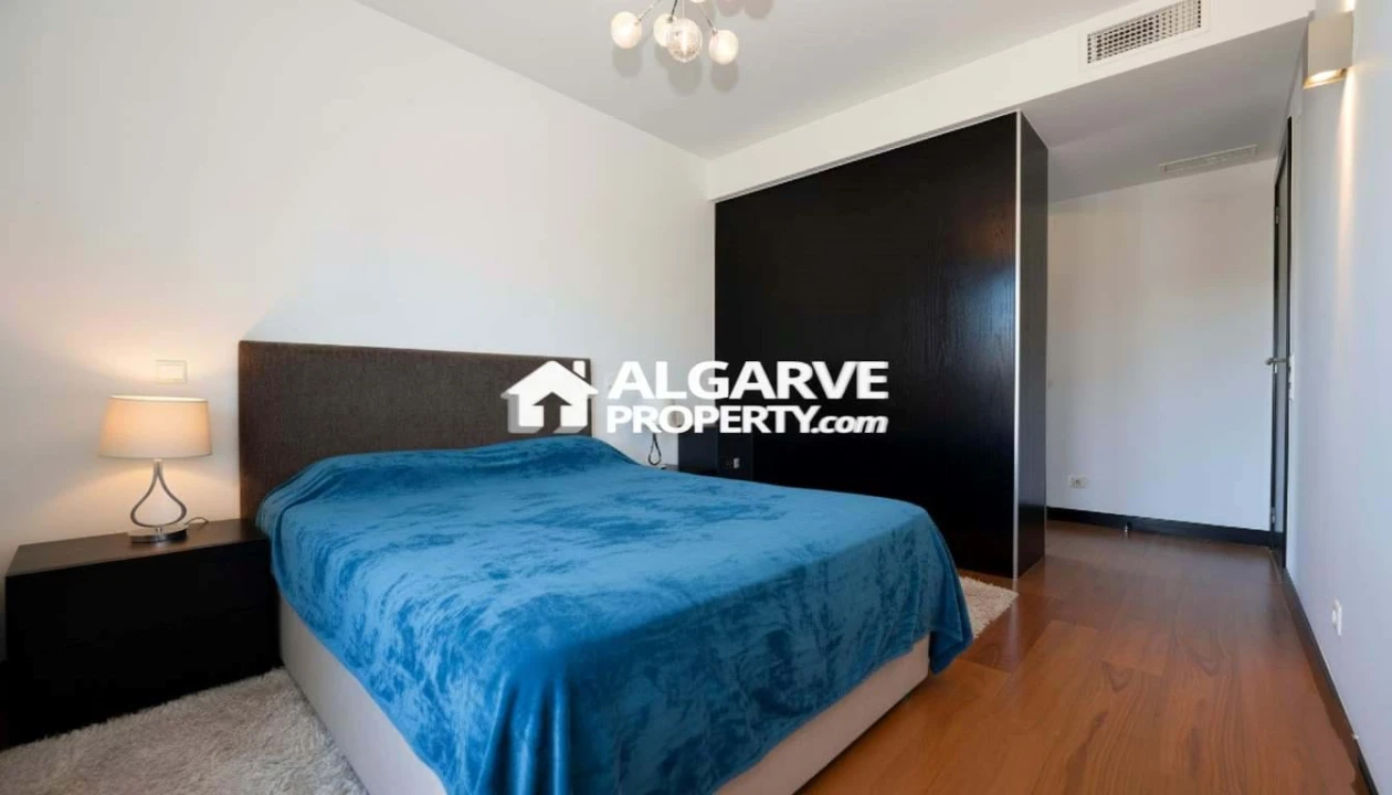 Apartamento T2 para Venda em Quarteira Foto 8