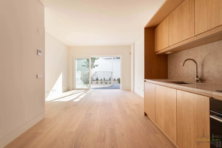 Apartamento T1 para Venda em Santo António Foto 13