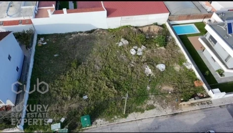 Terreno para Venda em Charneca de Caparica e Sobreda