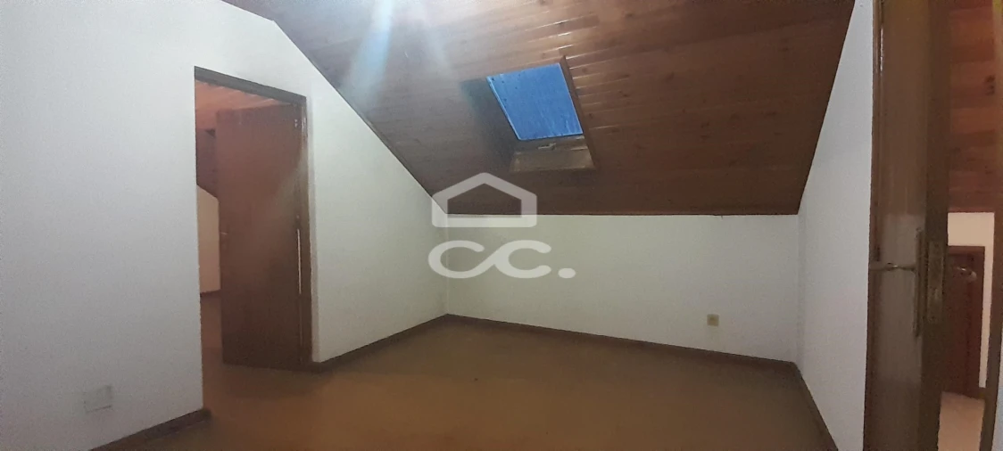 Moradia T6 para Venda em Telões Foto 24