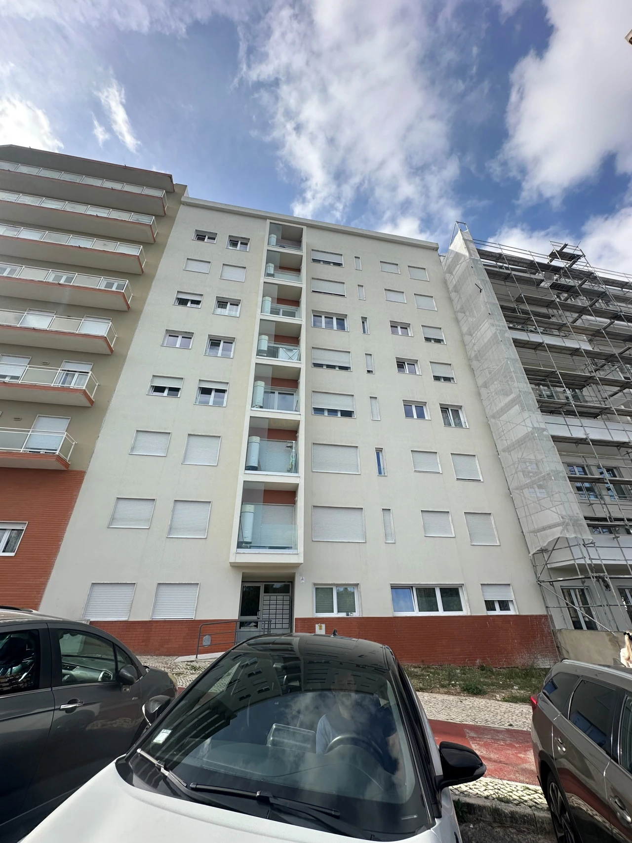 Apartamento T3 para Venda em Rio de Mouro Foto 2