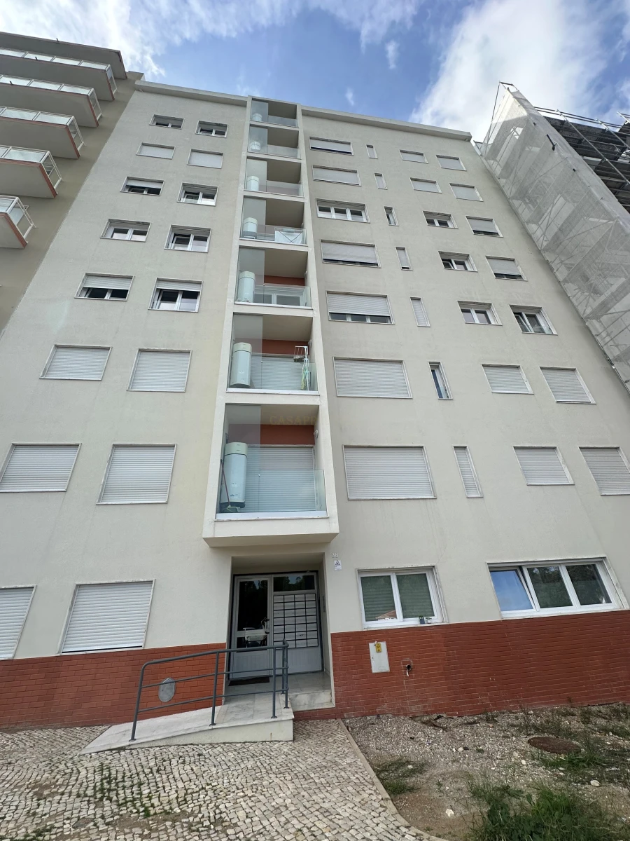 Apartamento T3 para Venda em Rio de Mouro Foto 1