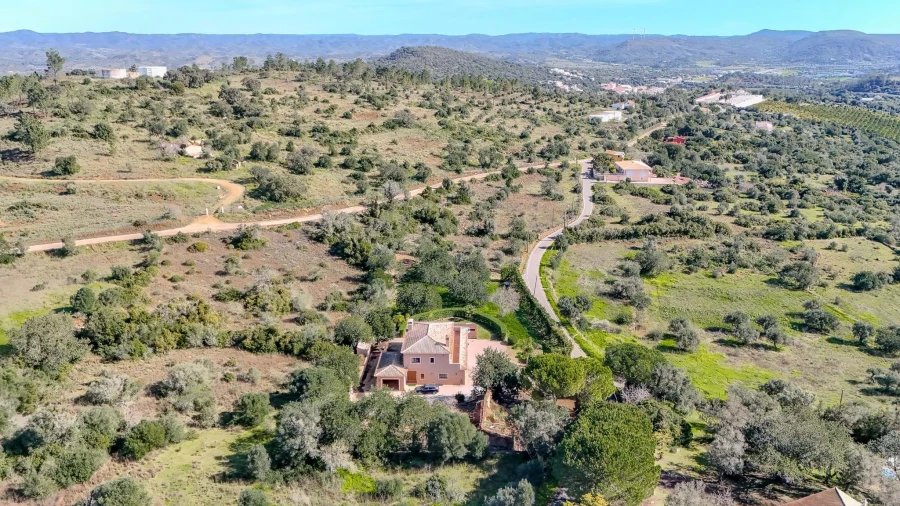 Moradia T4 para Venda em São Bartolomeu de Messines Foto 44