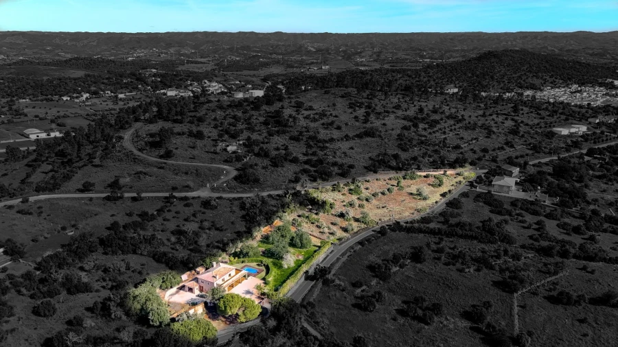 Moradia T4 para Venda em São Bartolomeu de Messines Foto 3