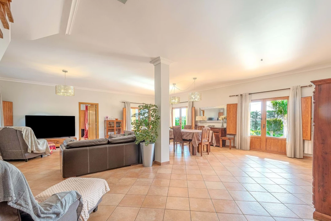 Moradia T4 para Venda em São Bartolomeu de Messines Foto 9