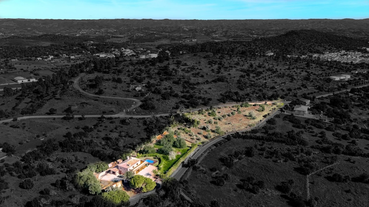 Moradia T4 para Venda em São Bartolomeu de Messines Foto 3