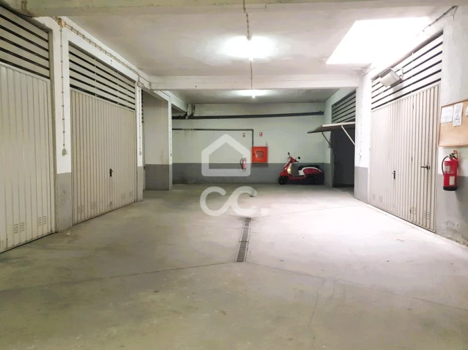 Garagem para Venda em Setubal (São Sebastião) Foto 6