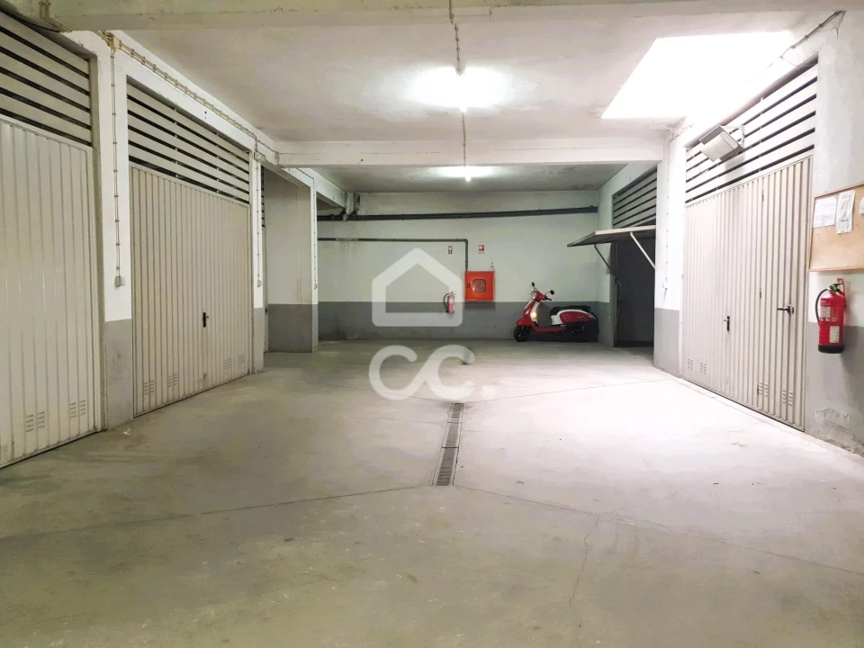 Garagem para Venda em Setubal (São Sebastião) Foto 6