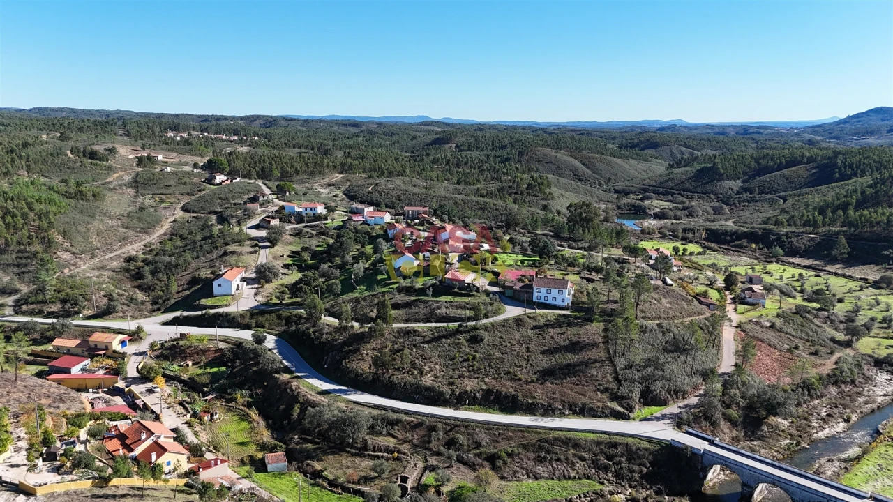 Terreno Misto para Venda em Cardigos Foto 1