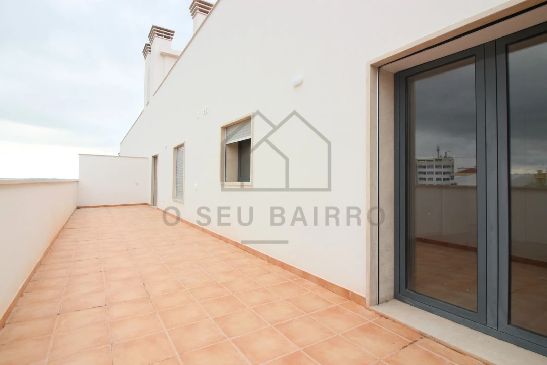 Apartamento T3 para Arrendamento em Caldas da Rainha - Santo Onofre e Serra do Bouro Foto 9