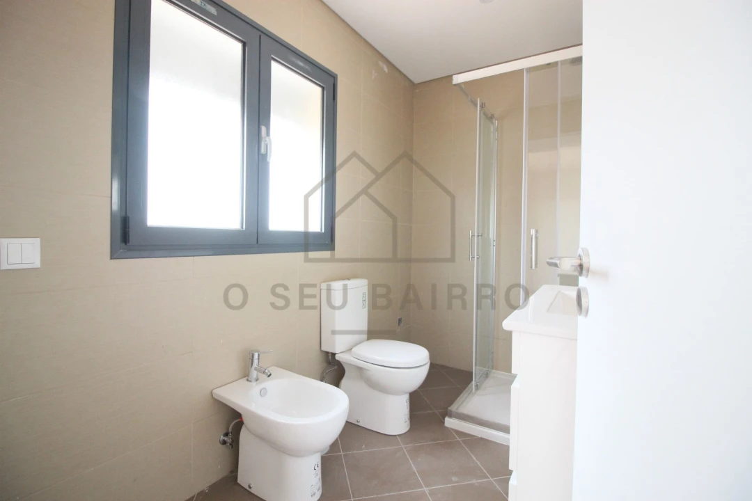 Apartamento T3 para Arrendamento em Caldas da Rainha - Santo Onofre e Serra do Bouro Foto 8