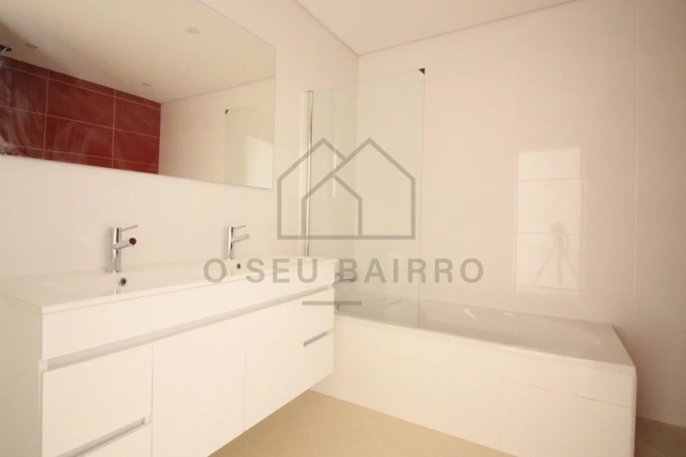 Apartamento T3 para Arrendamento em Caldas da Rainha - Santo Onofre e Serra do Bouro Foto 7