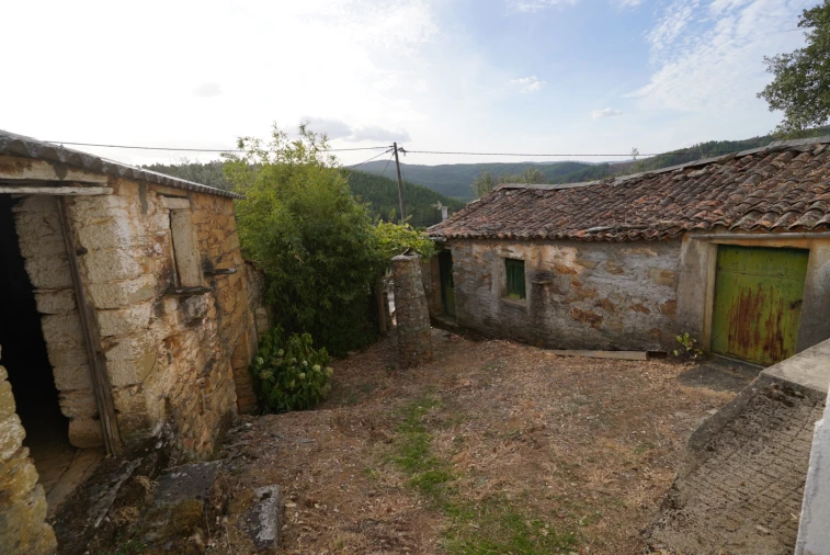 Moradia T4 para Venda em Sarzedas Foto 11