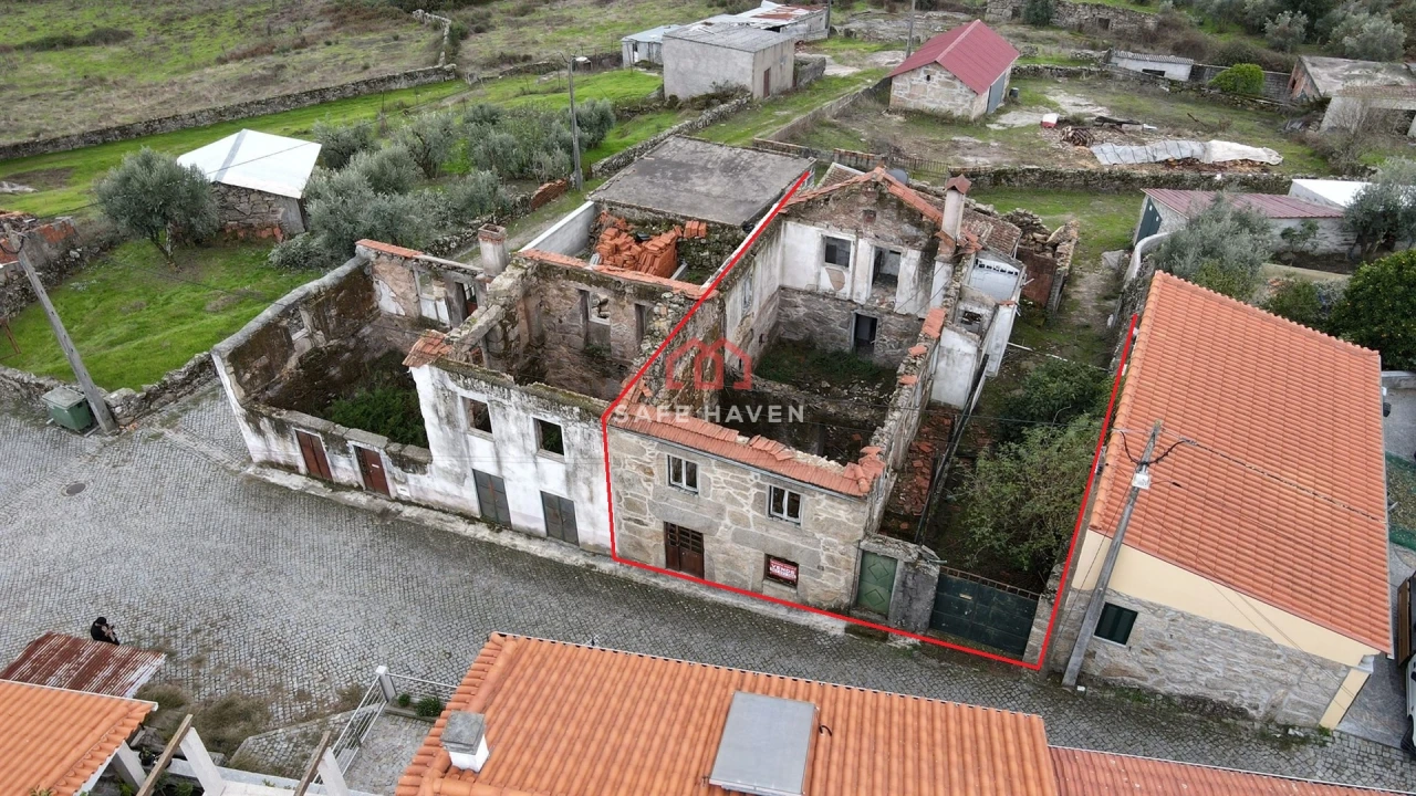 Moradia T3 para Venda em Cunha Baixa Foto 1