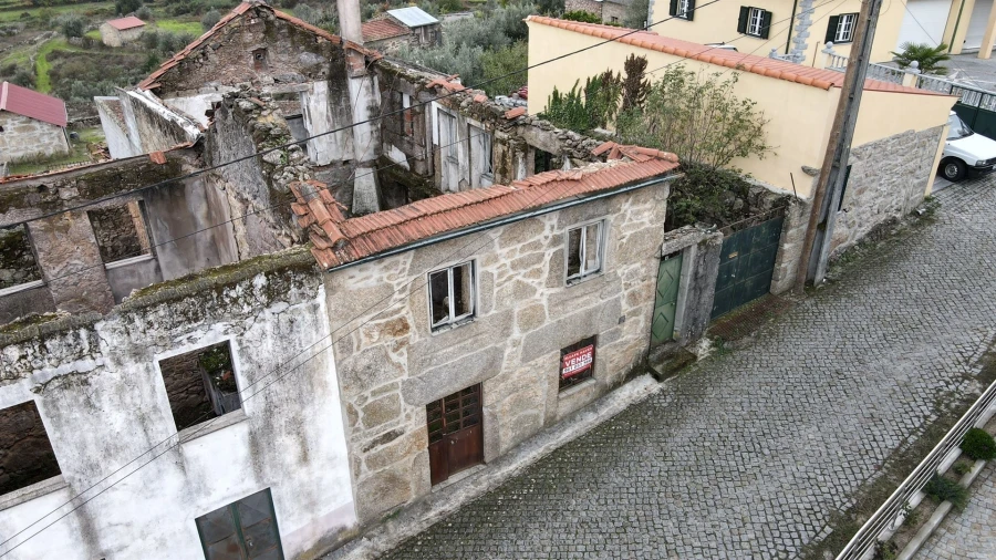 Moradia T3 para Venda em Cunha Baixa Foto 3